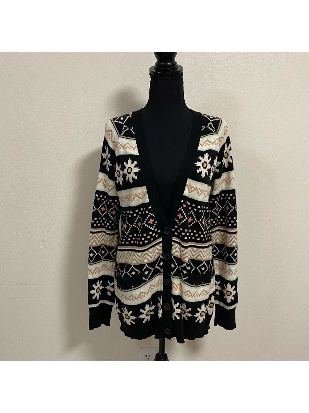 Nollie Button up Cardigan Snowflake print Size Medium